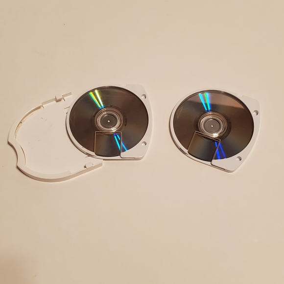 PSP Game and movie bundle - Picture 4 of 5